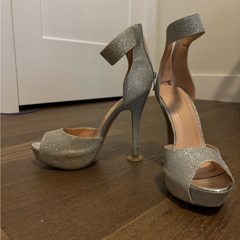 Heels - Picture 2 of 4